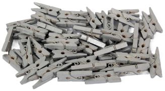 Štipec ozdobný 25mm strieborný